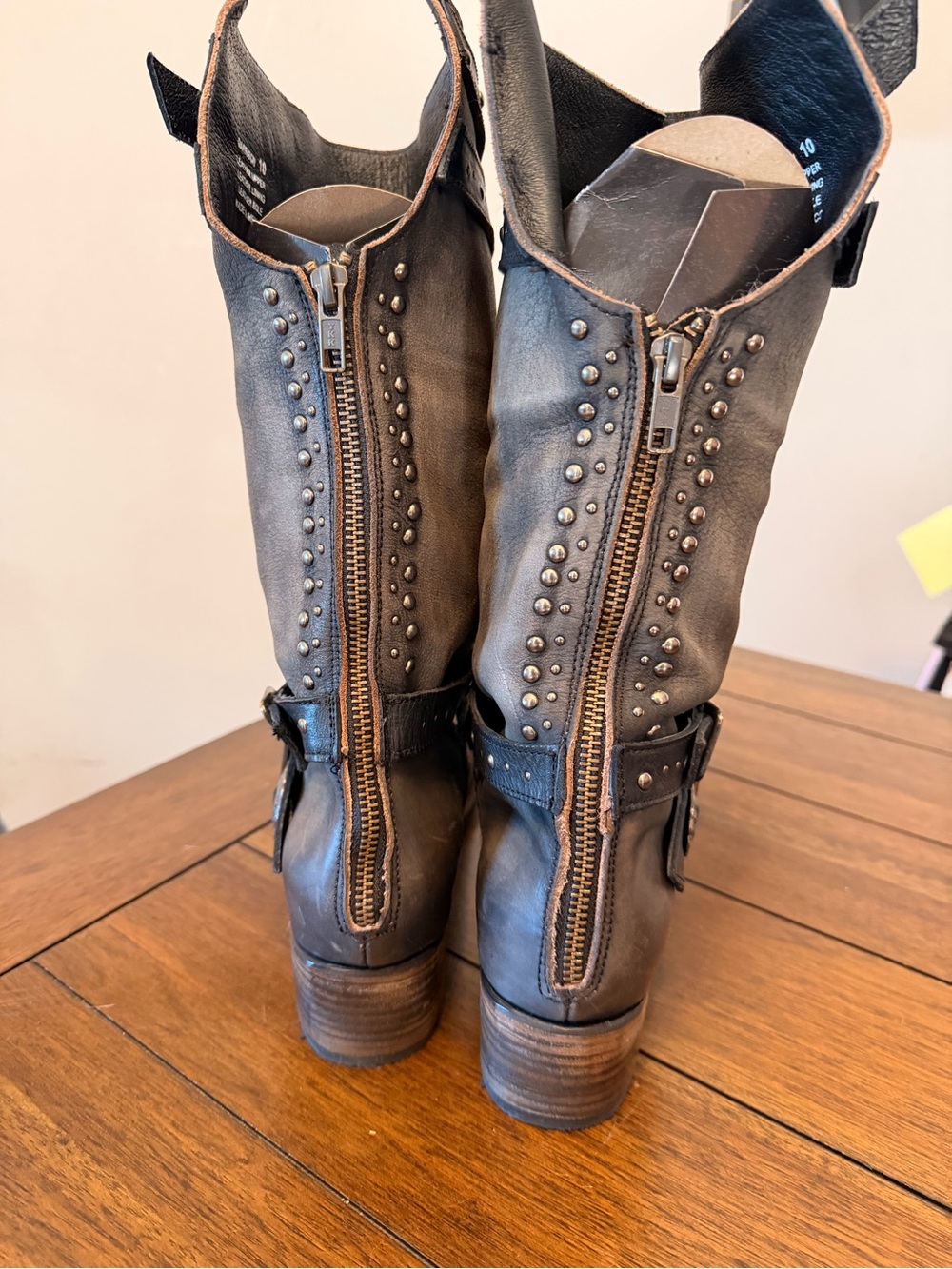 !!NEVER WORN!! freebird Distressed Gray Leather Mid-Calf Buckle Boots - Picture 4 of 5
